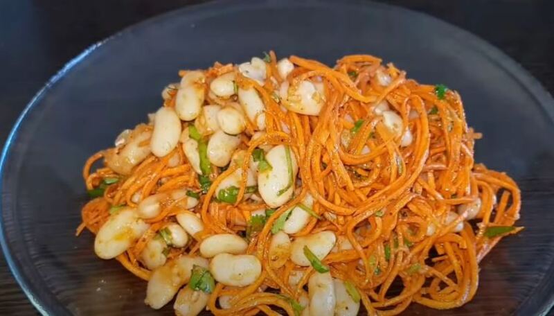салат с фасолью и корейской морковью