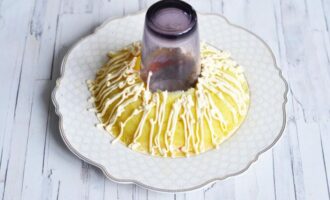 картофельный слой смазанный майонезом