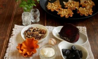 продукты для салата из свеклы с черносливом
