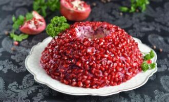 рецепт салата гранатовый браслет с курицей