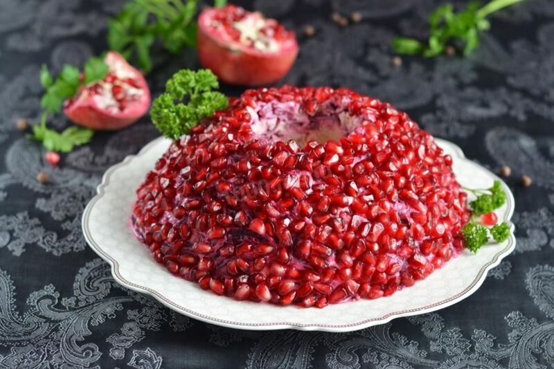 салат гранатовый браслет с курицей