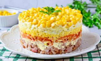 салат с копченой грудкой и корейской морковью