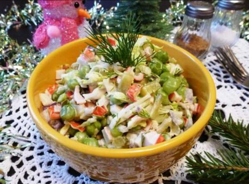 cалат с крабовыми палочками и горошком cалат с крабовыми палочками и горошком