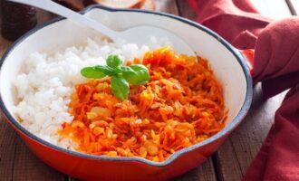 рецепт жареной моркови с луком на сковороде